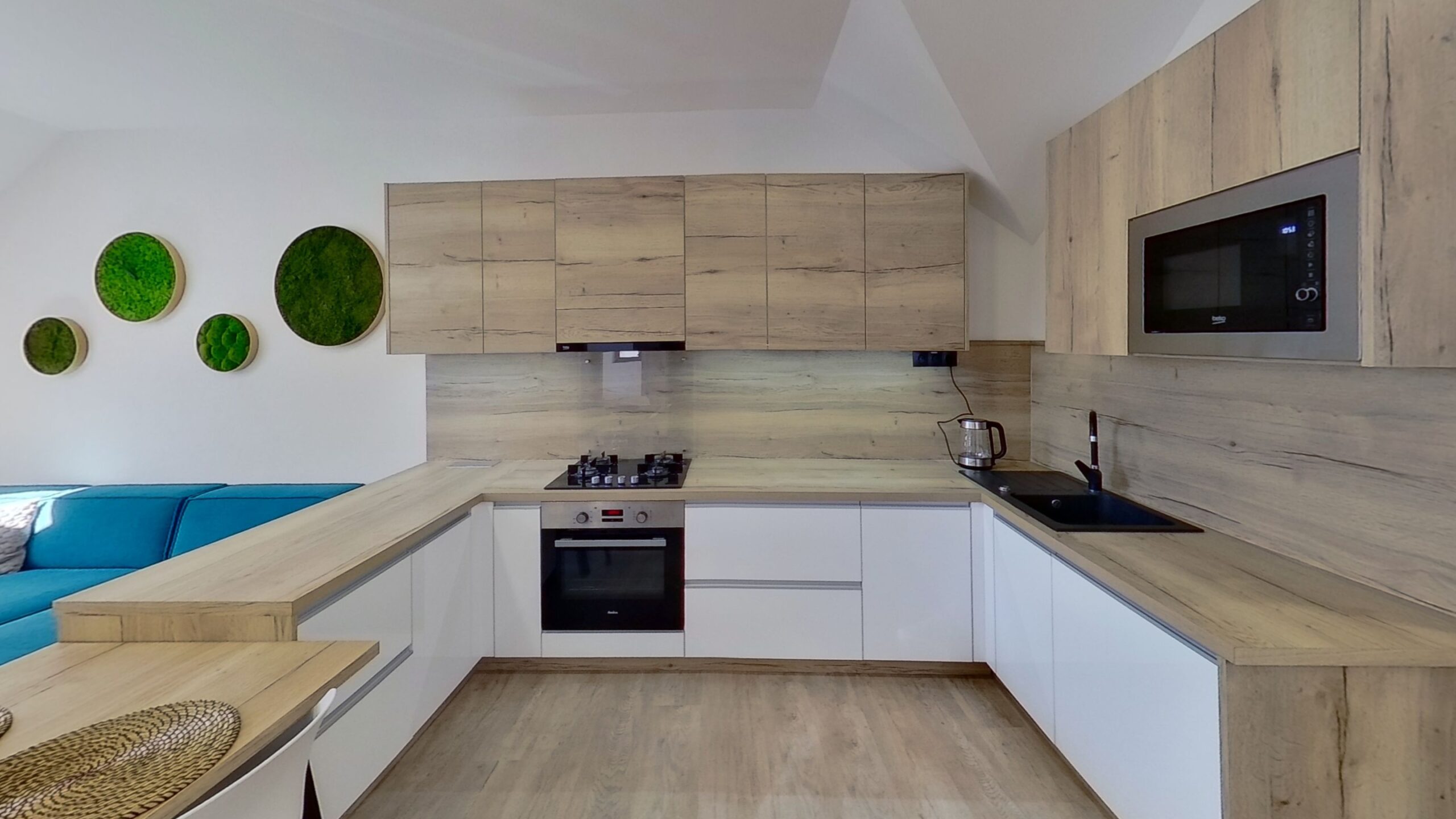 Luxusny-utulny-apartman-PETOFIHO-10-Kuchyna